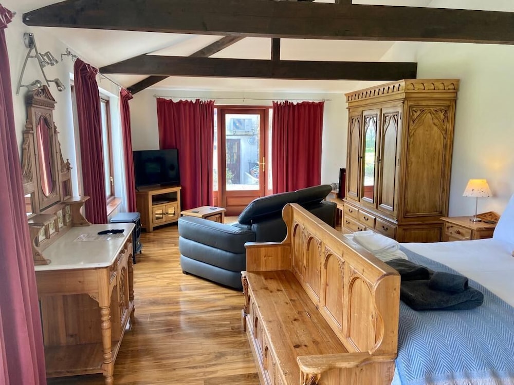 Superior Double Room, Ensuite (Garden Suite Ground Floor)