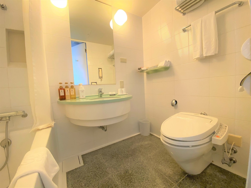 Standard Triple Room, Multiple Beds, Non Smoking - Photo 9