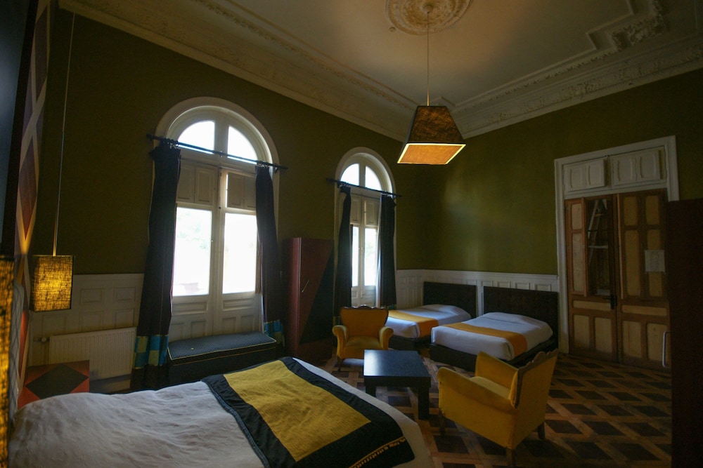 Deluxe Triple Room, Private Bathroom