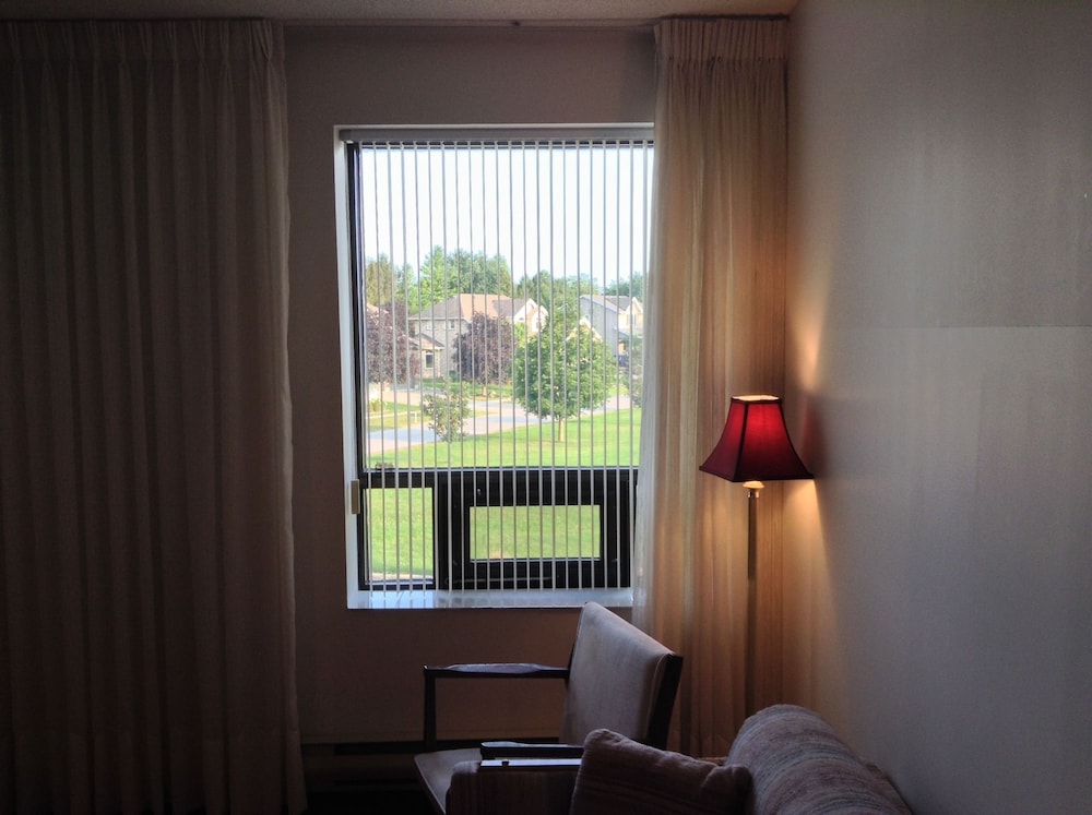 Comfort Suite, 1 King Bed, Jetted Tub (& Sitting Room)