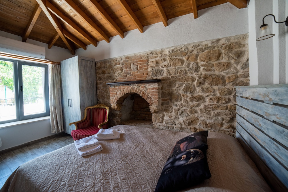 Standard Double Room - Photo 3