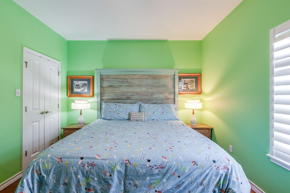 The LUV Shack, Photo 15