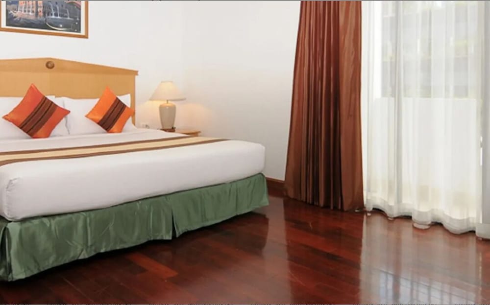 Admiral Suites One-Bedroom Plus photo 1