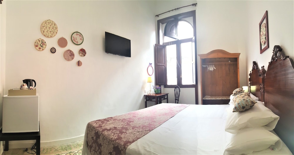 Comfort Double Room, 1 King Bed photo 2