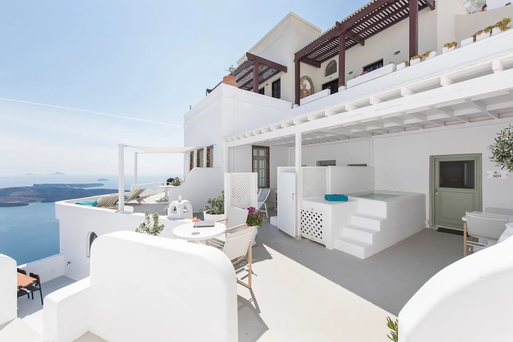 Senior Suite, Sea View (Outdoor Jetted Tub, Caldera View)