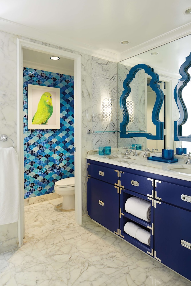 Club Suite, 1 King Bed, Oceanfront - Photo 10