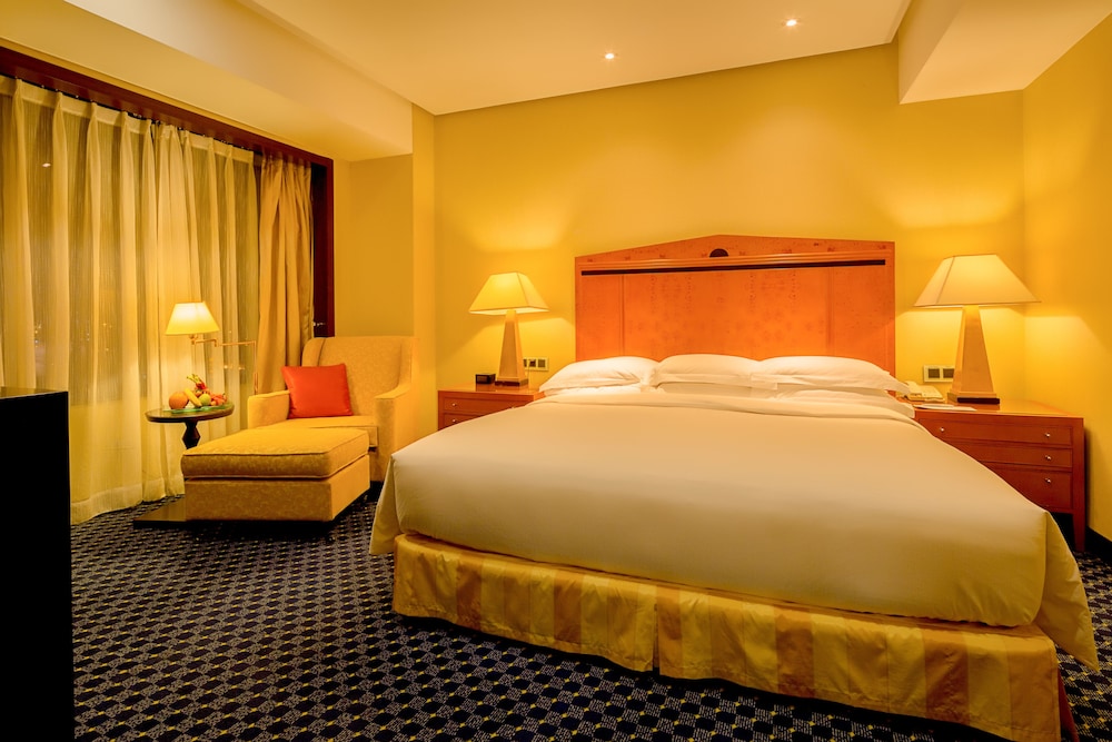 Junior Suite, 1 Bedroom - Photo 2