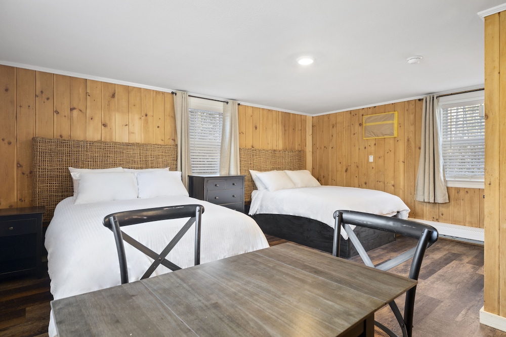 Basic Quadruple Room photo 3