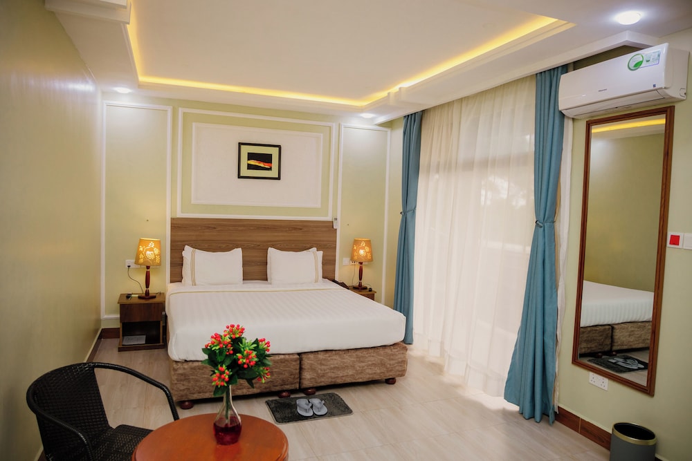 Deluxe Double or Twin Room