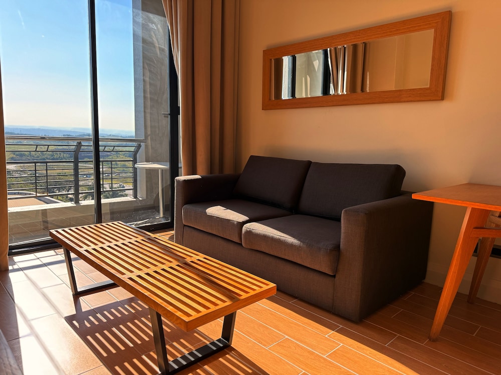 Deluxe Room, Balcony, City View photo 1