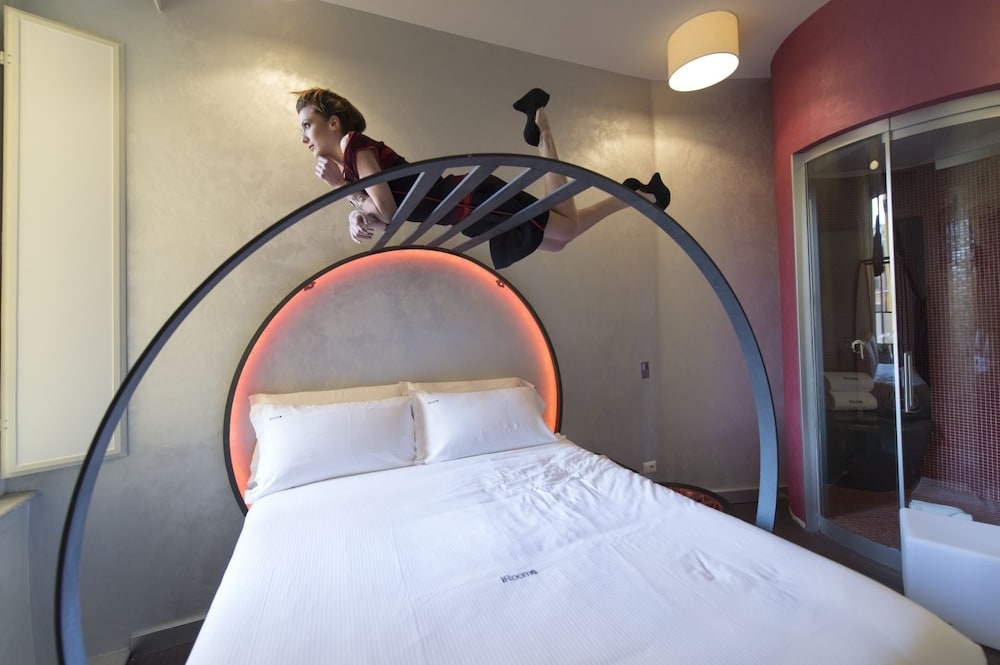 Standard Double Room (iTube) photo 2