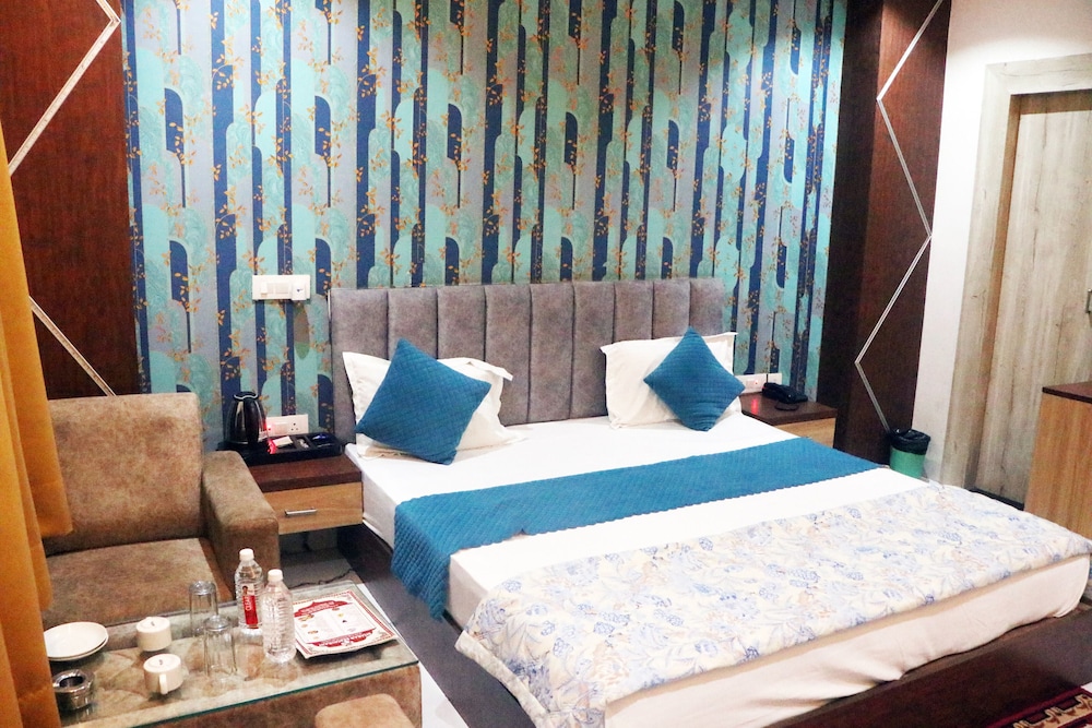 Deluxe Double or Twin Room - Photo 7