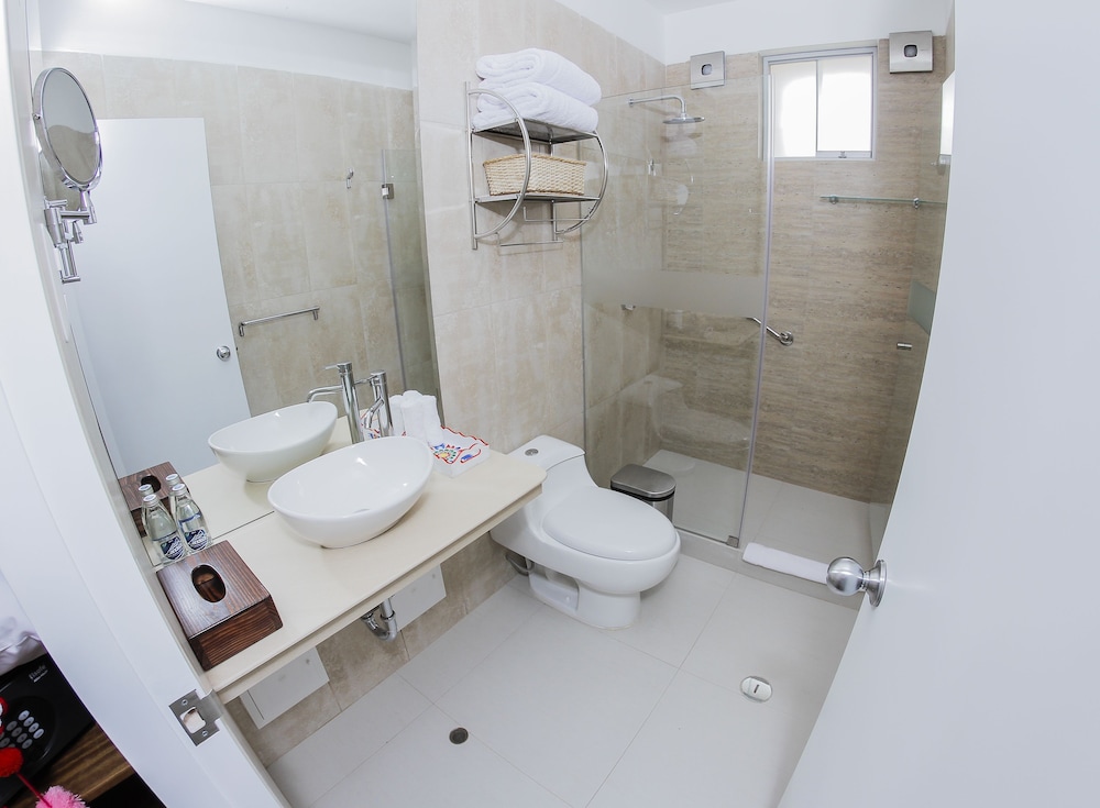 Deluxe Double Room, 1 King Bed photo 3