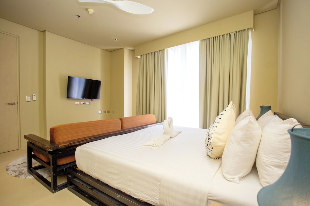 2 Bedroom Penthouse - The Bulabog Suite - Photo 4