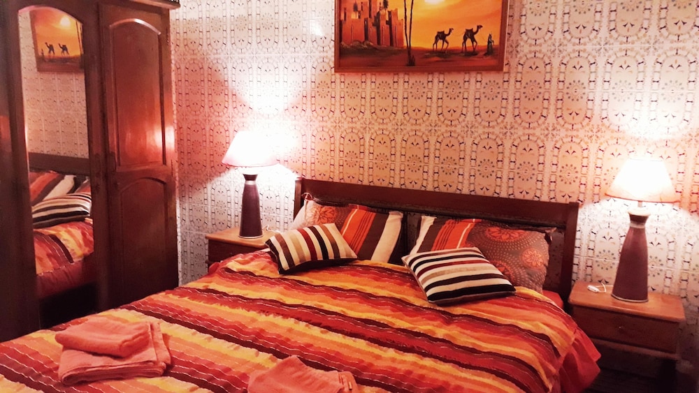 Comfort Double Room, 1 Queen Bed (Mauve) photo 2