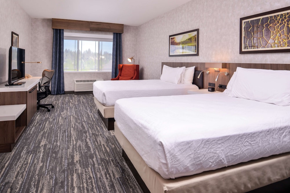 Room, 2 Queen Beds, Accessible, Bathtub - Photo 2