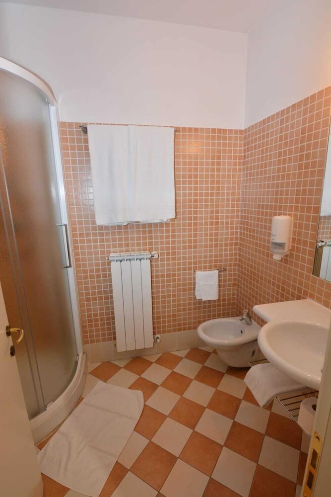 Double Room - Photo 22