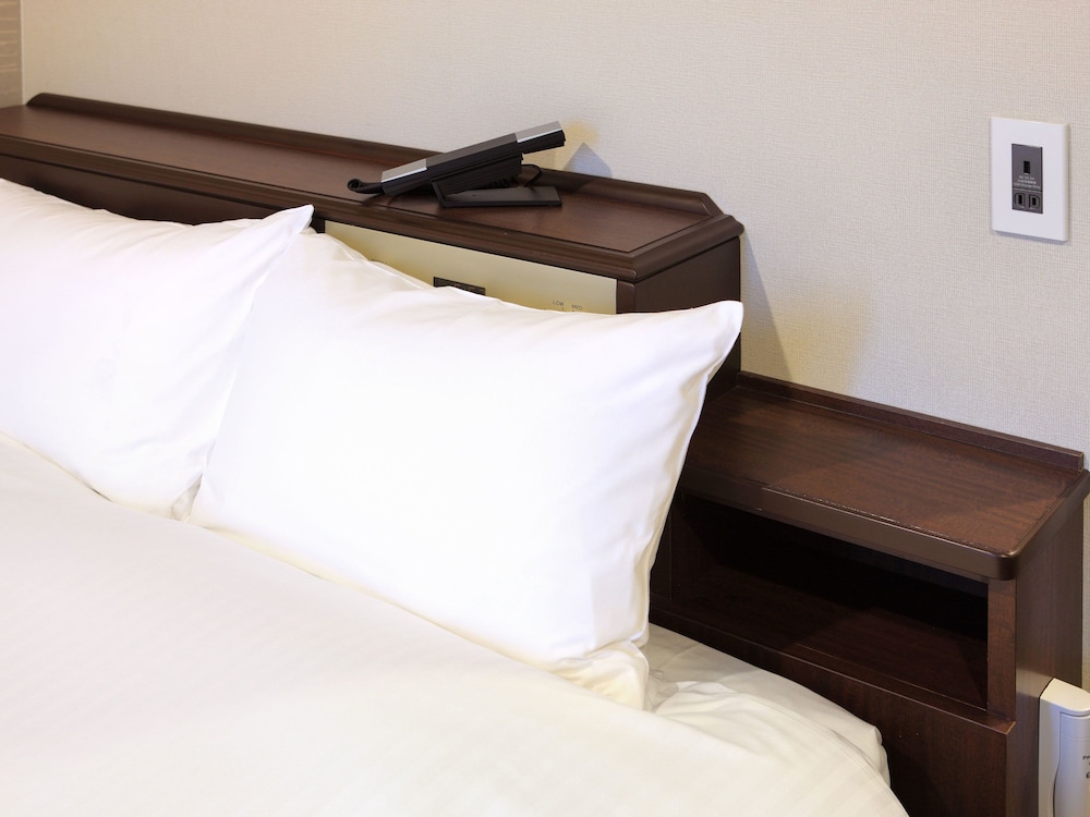 Standard Double Room, Non Smoking  (Renovation: Noise 8:00-18:00, Jan 5-Sep 30, 2026) photo 2