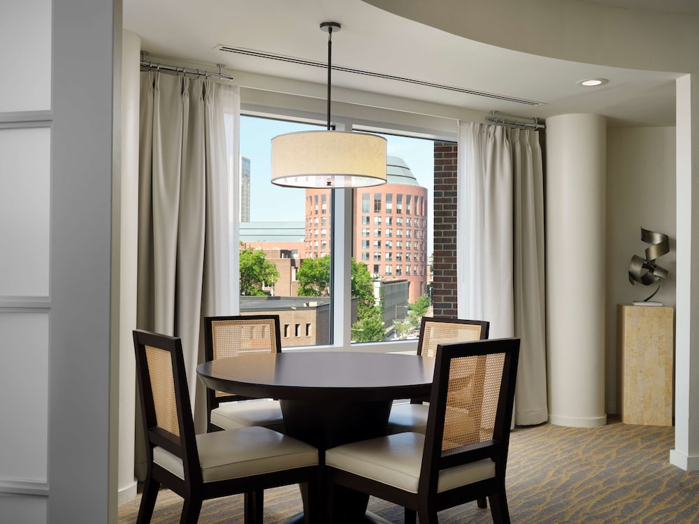 Studio Suite, 1 King Bed, Corner