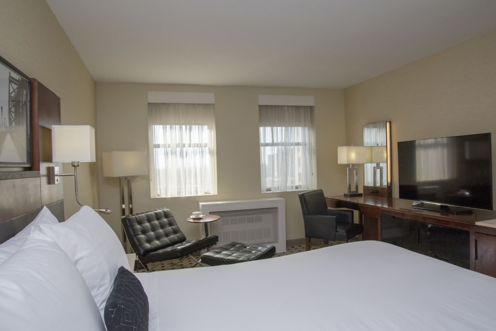 Room, 2 Double Beds (Mobility/Hearing Accessible, Tub) - Photo 4