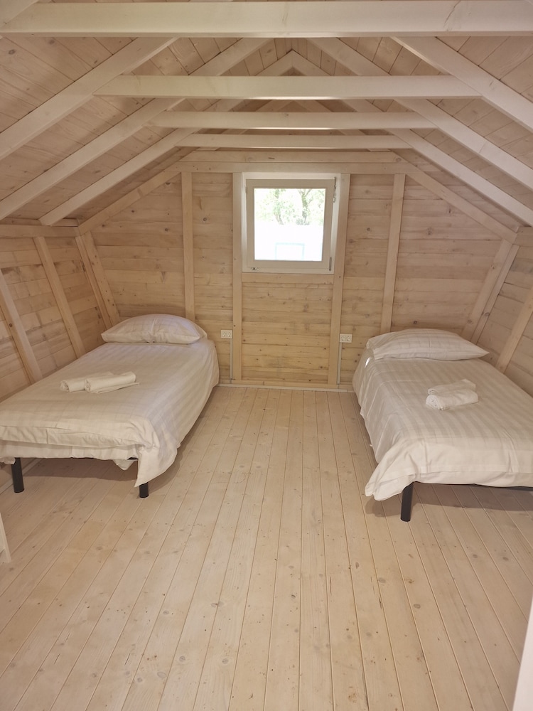 Tent, 2 Twin Beds, Kitchenette, Courtyard View