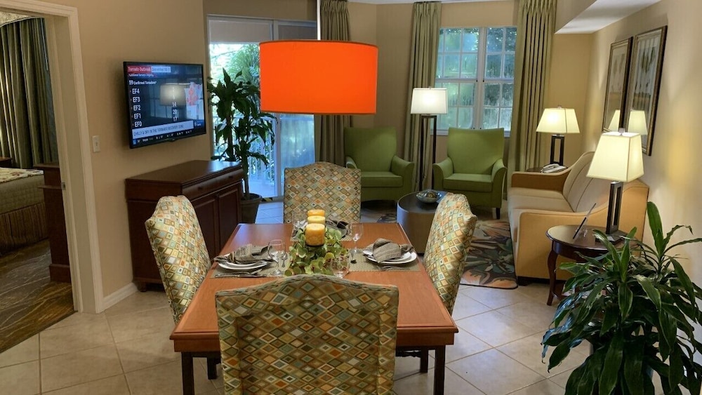 Deluxe One Bedroom Suite photo 1