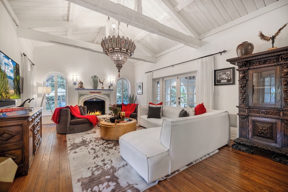 Luxury House, Multiple Beds, Pool Access, Pool View (Sunset Vale) photo 1