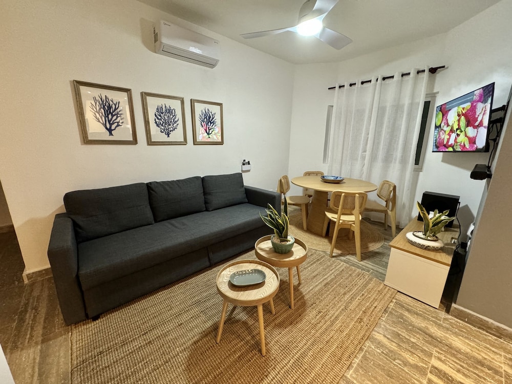 Junior Condo photo 3