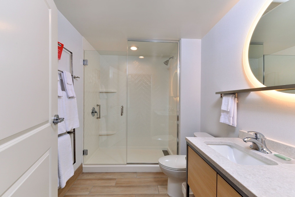 Studio, 2 Queen Beds - Photo 12