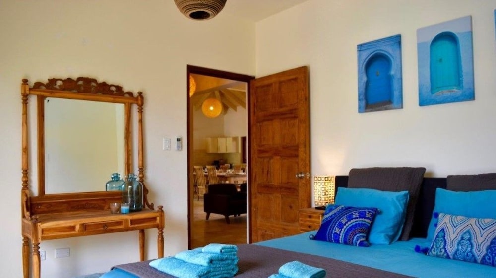 Villa photo 3
