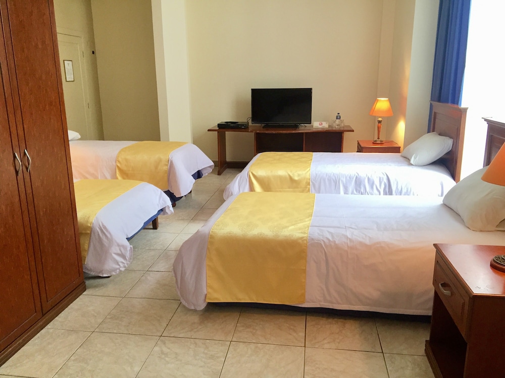 Standard Room (Quintuple) photo 3