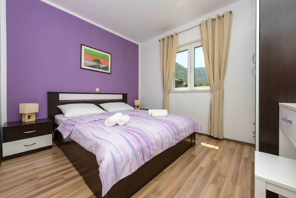 Apartment (Comfort 1 Bedroom Apt with Terrace)