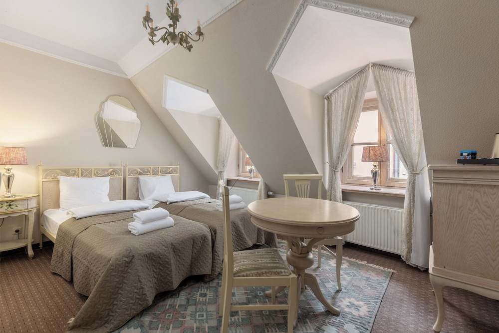 Classic Twin Room