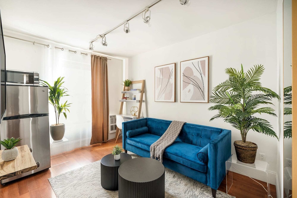 Apartment, 1 Bedroom, Pets Allowed photo 1