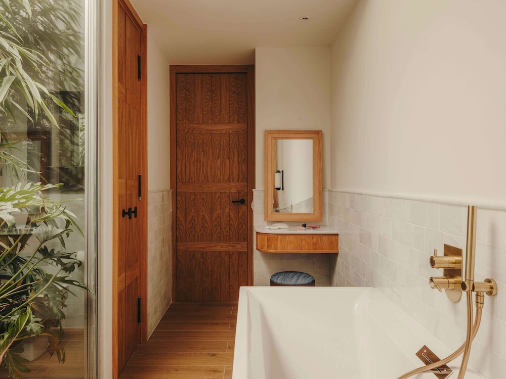 Studio Suite, Terrace, City View