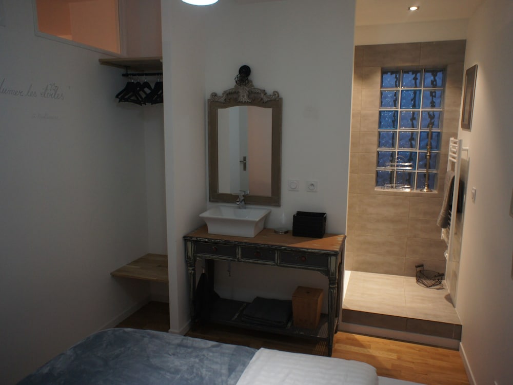 Apartment, Private Bathroom (Pont Péri-Rez De Chaussée) photo 3