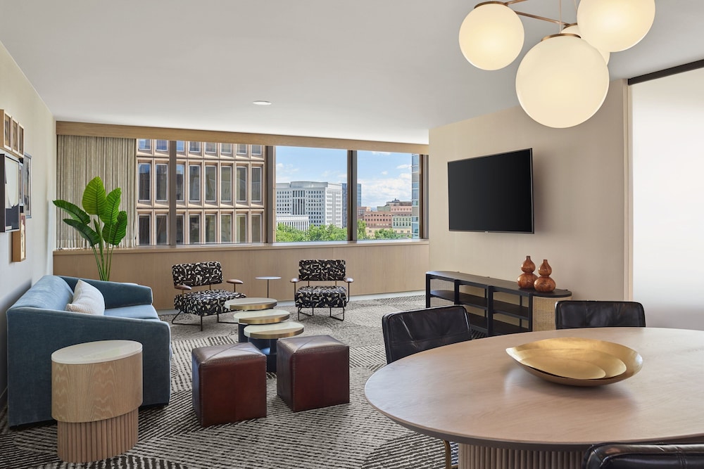 Suite, 1 Bedroom photo 2