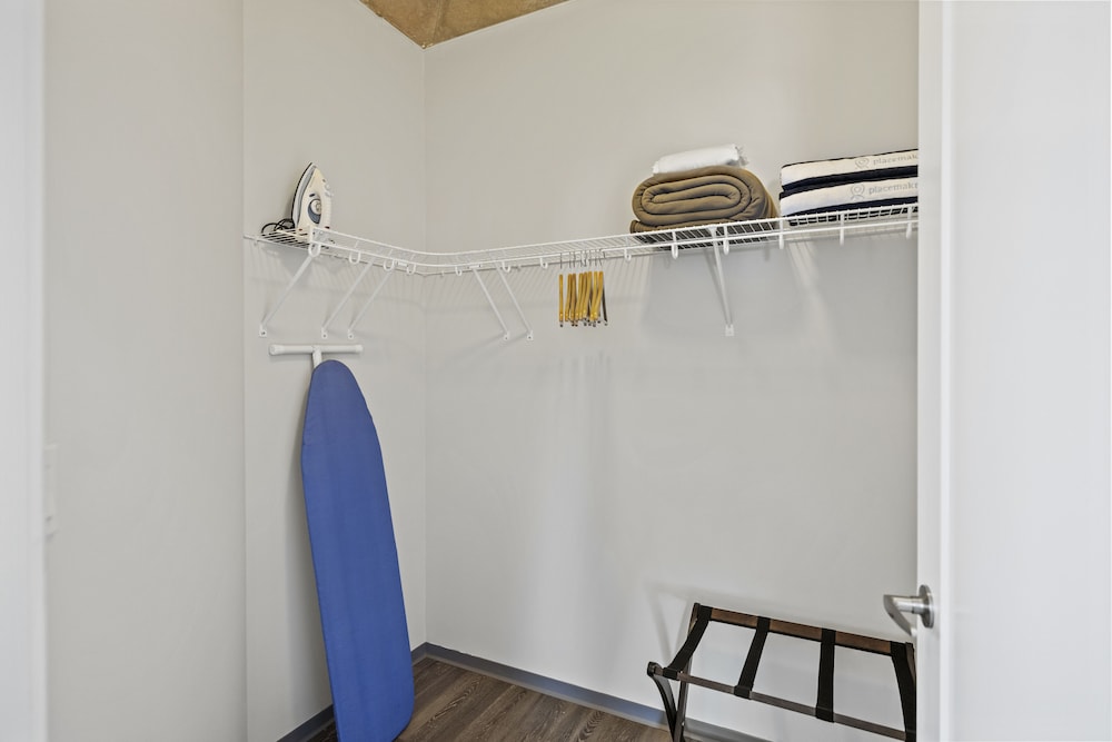 One Bedroom Deluxe Apartment - Photo 12