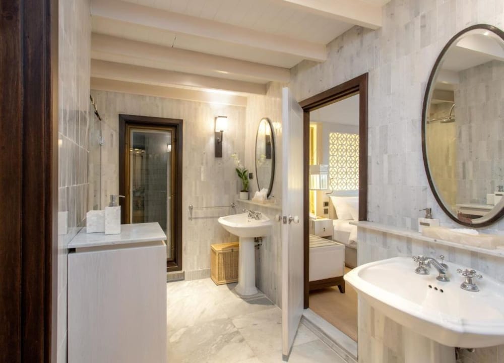 Two-Bedroom Pool Villa - Photo 9