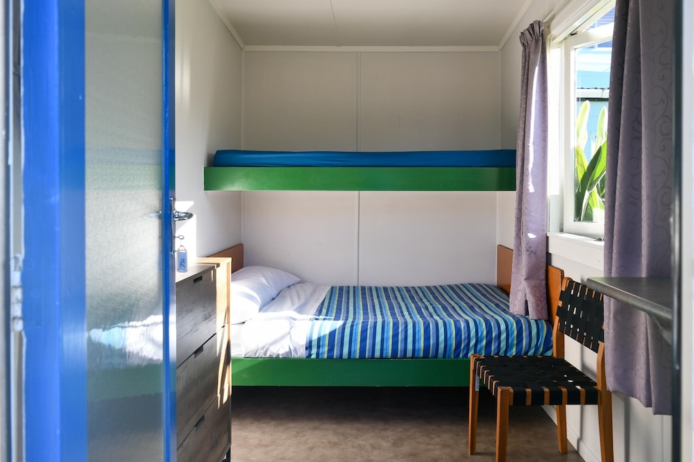 Standard Studio, Non Smoking (Budget Cabin - Double) photo 1