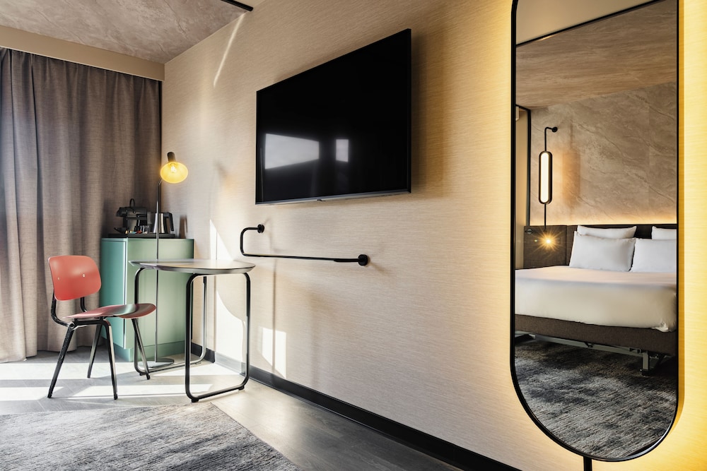 Classic Room, 1 Double Bed, River View photo 3