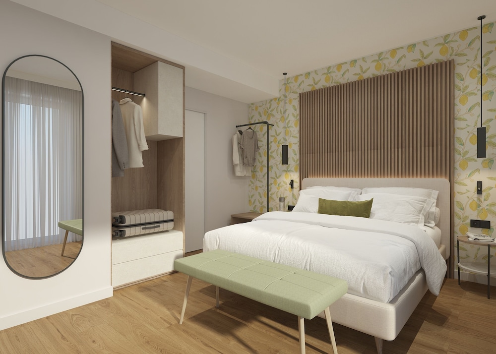 Classic Double Room, Partial Lake View photo 1