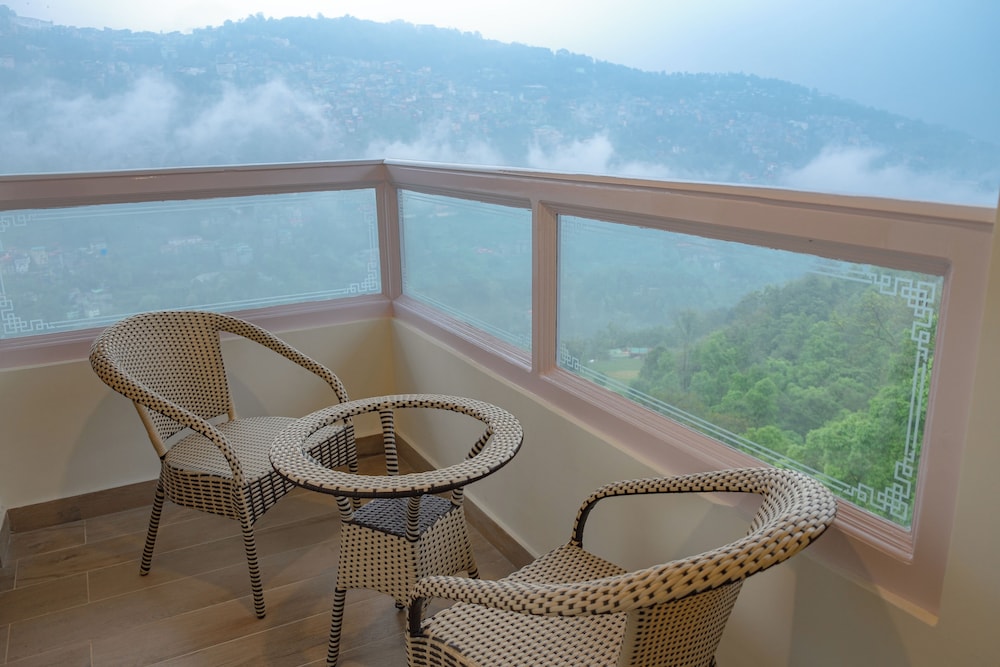 Deluxe Room, Balcony, Mountain View