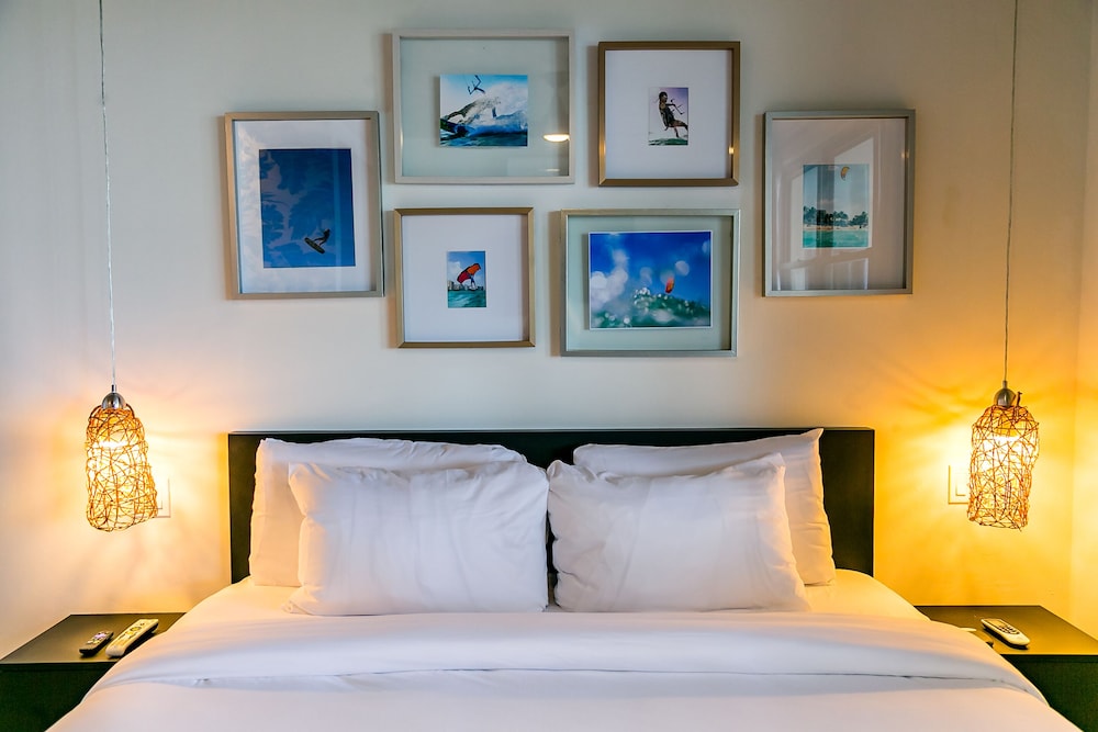 Deluxe Room, 1 King Bed, Garden View