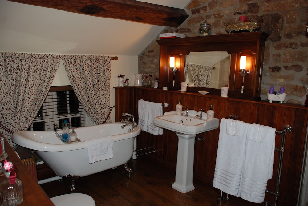 The Lancaster (Private Bathroom) photo 2
