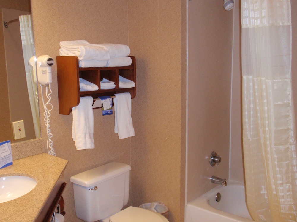 Standard Room, 2 Double Beds, Non Smoking - Photo 6