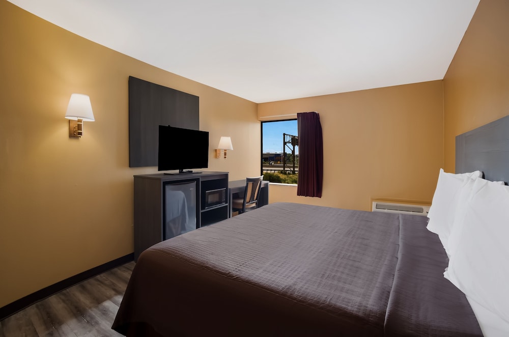 Room, 1 King Bed, Non Smoking
