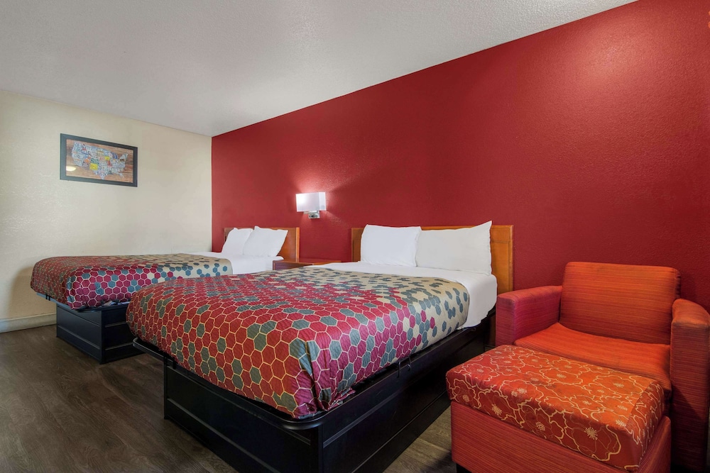 Room, 2 Double Beds, Non Smoking - Photo 1