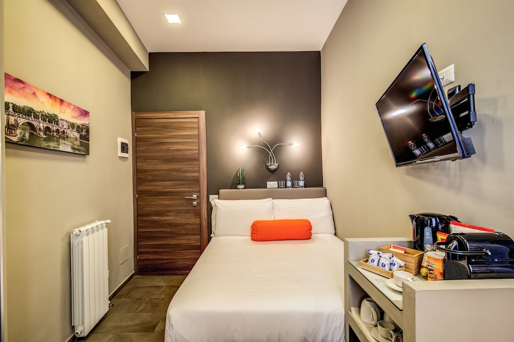 Economy Double Room photo 2