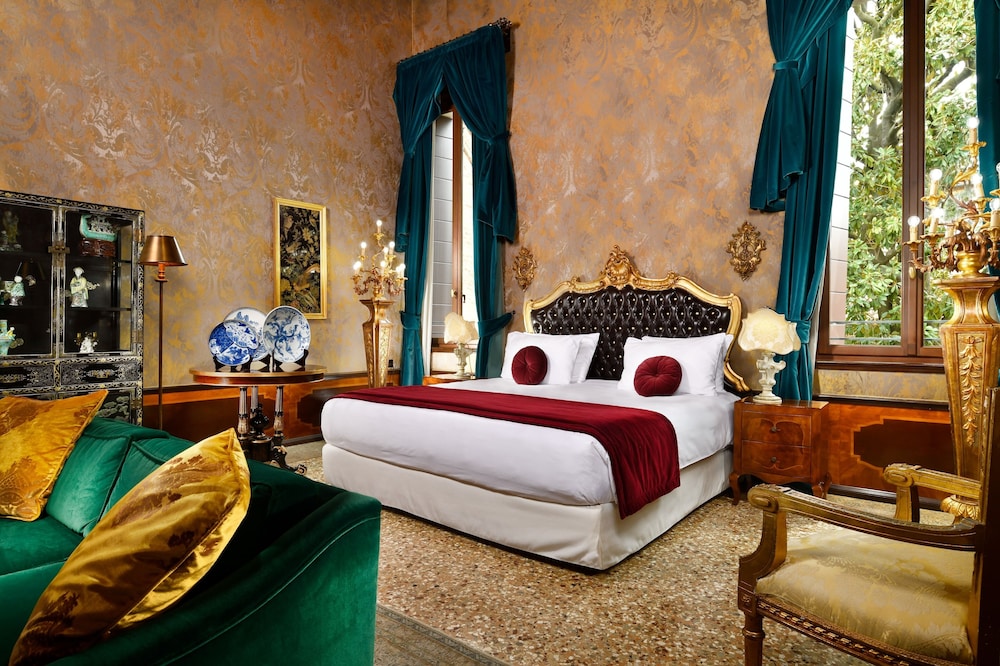 Luxury Suite photo 3